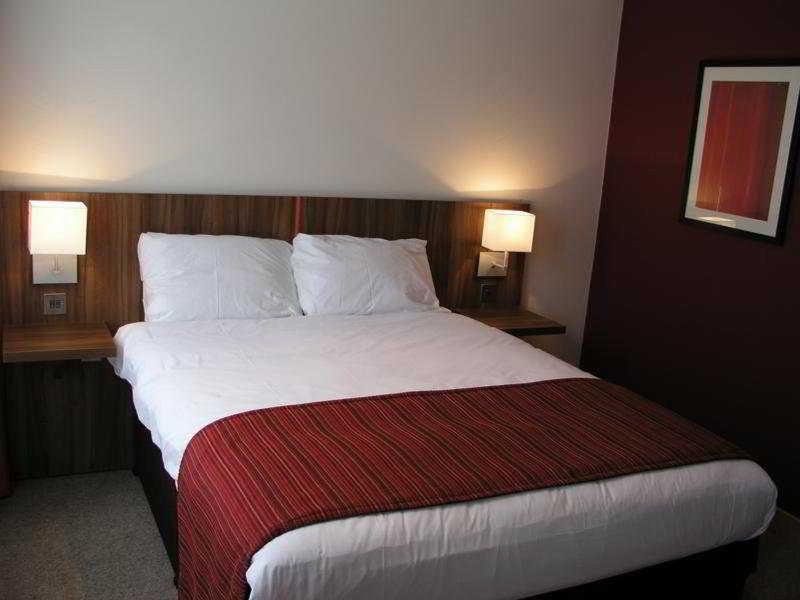 Ramada Hounslow - Heathrow East Hotel Quarto foto