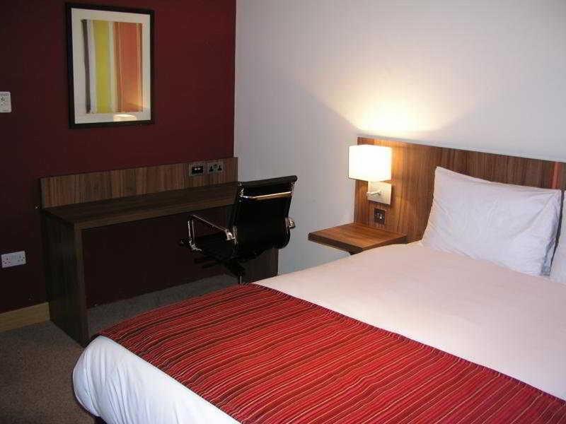 Ramada Hounslow - Heathrow East Hotel Quarto foto